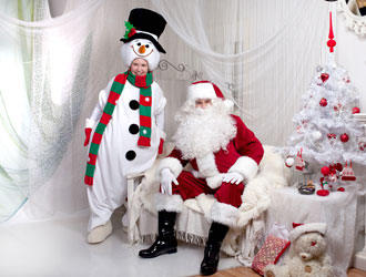 Аниматоры Санта Клаус и Снеговик фото